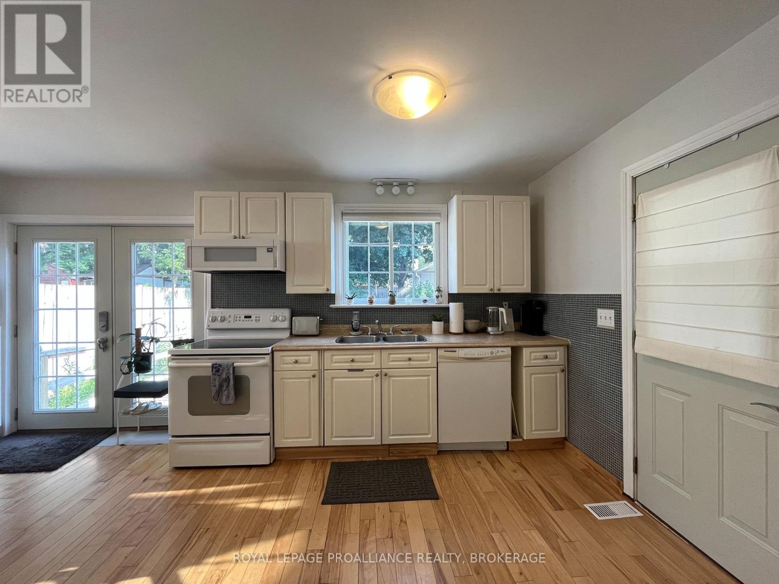 7 Third Avenue Property Photo 29