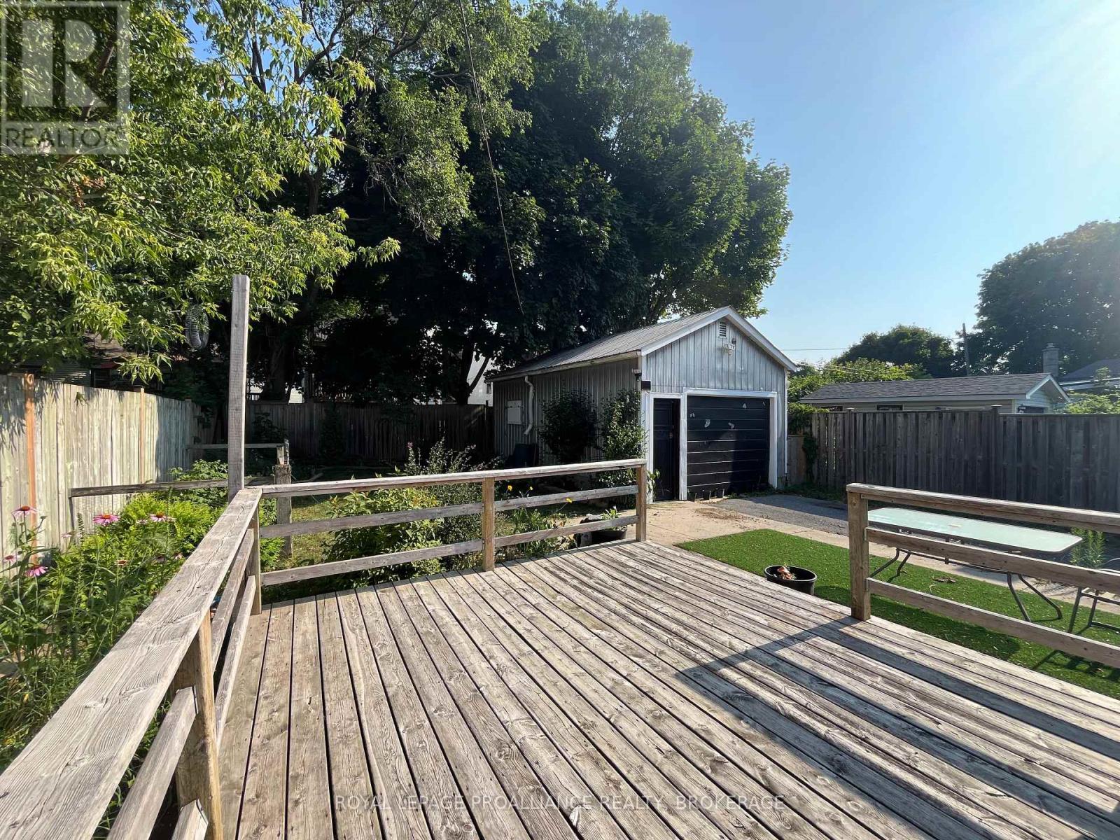 7 Third Avenue Property Photo 37