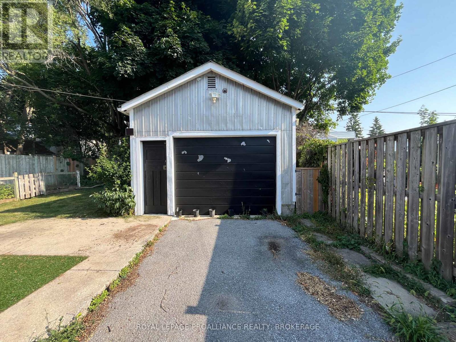 7 Third Avenue Property Photo 41