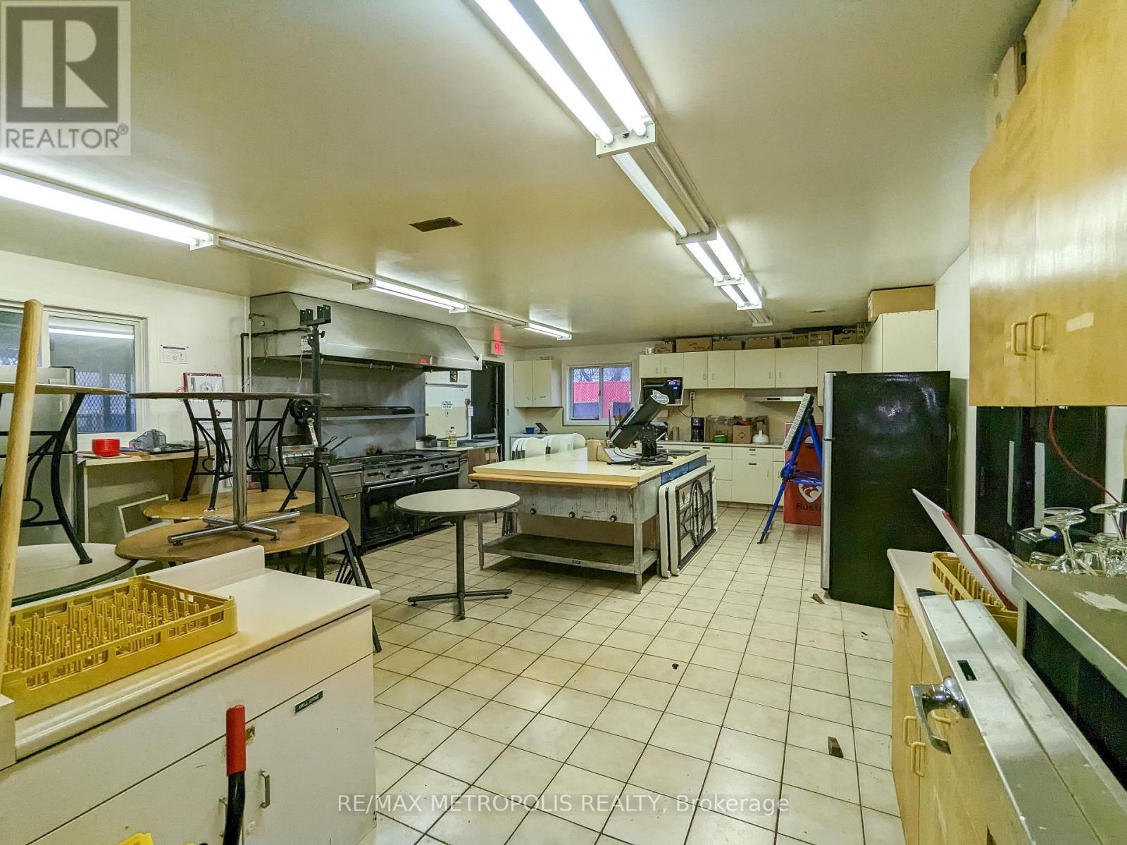 2505 London Line Property Photo 19