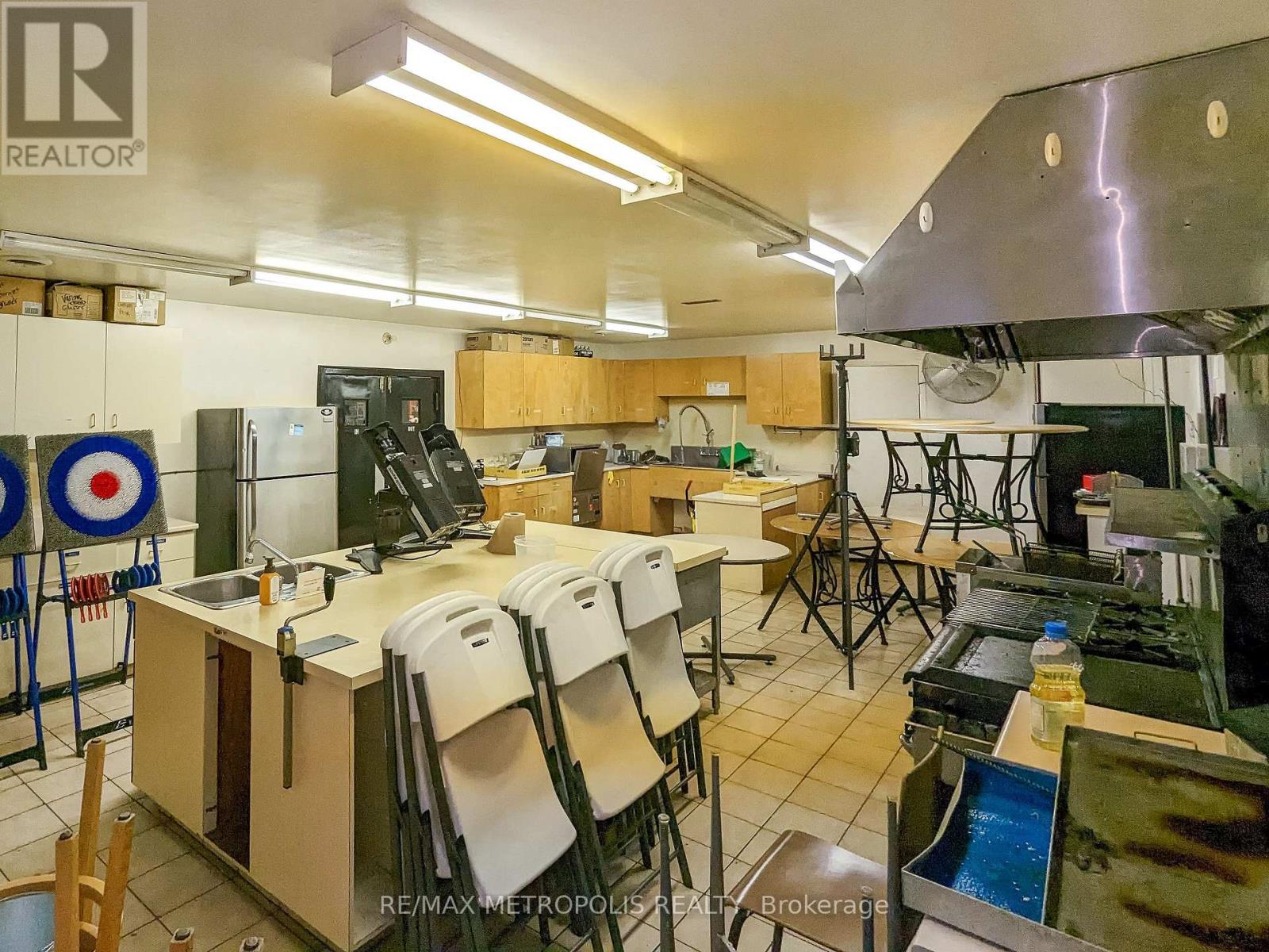 2505 London Line Property Photo 20