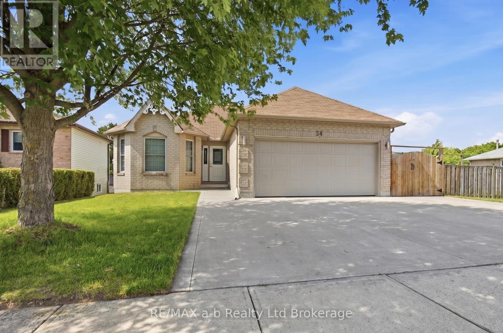 54 Pebble Beach Court Property Photo 1