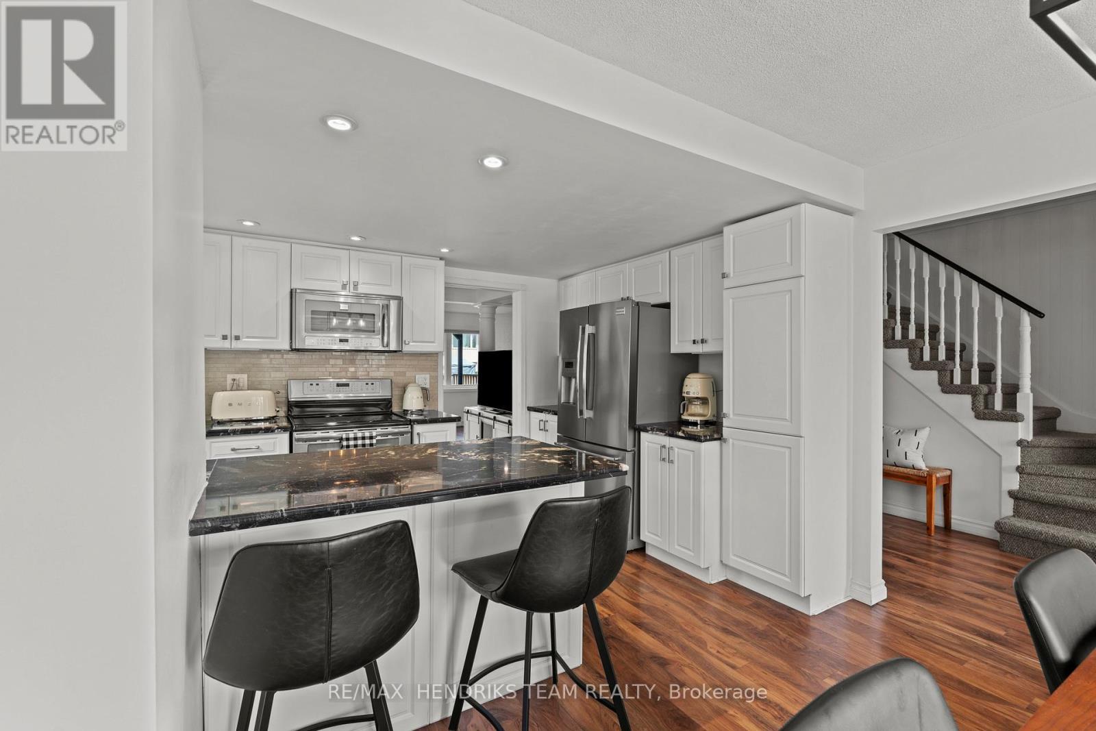 5 Harbour Drive Property Photo 14
