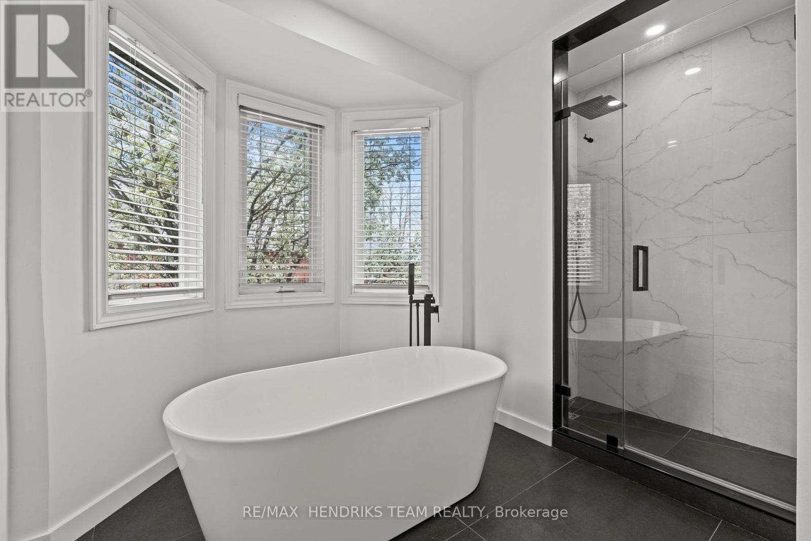 5 Harbour Drive Property Photo 23