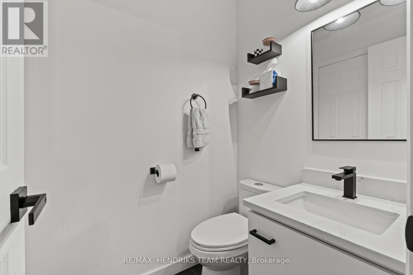 5 Harbour Drive Property Photo 24
