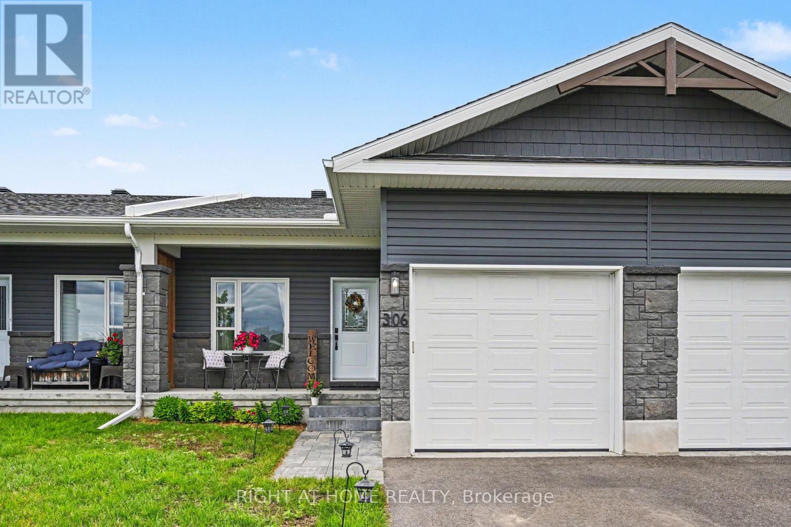 306 Forestview Crescent Property Photo 1