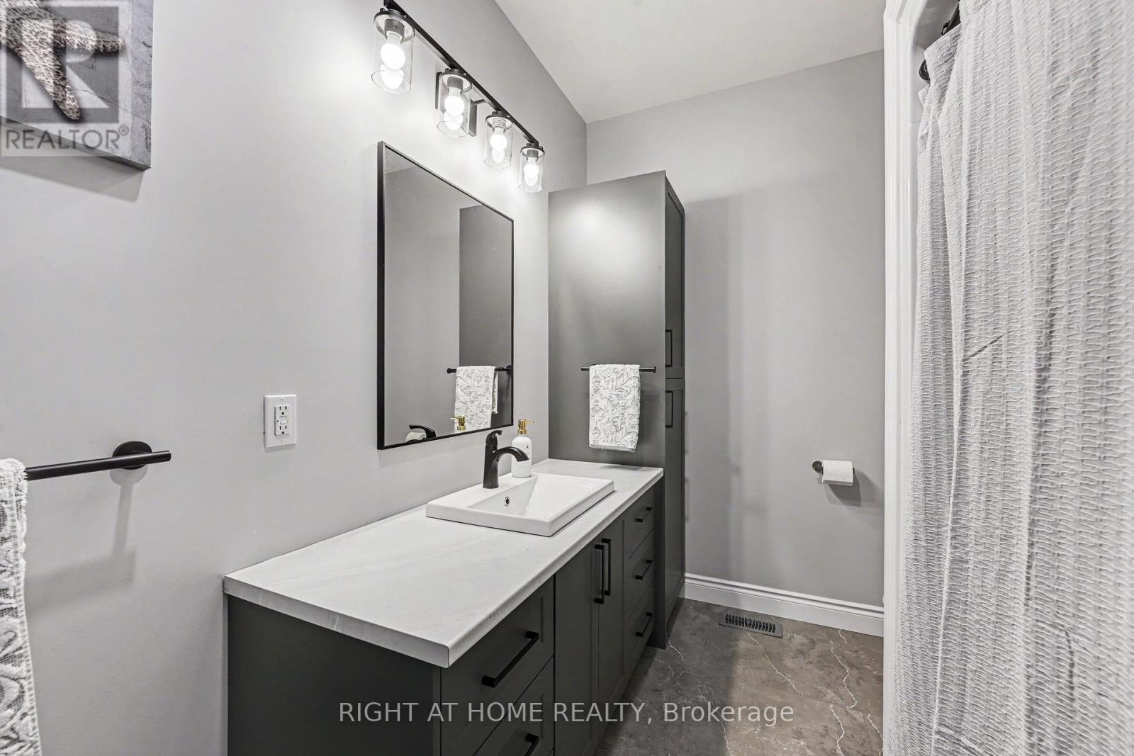306 Forestview Crescent Property Photo 17