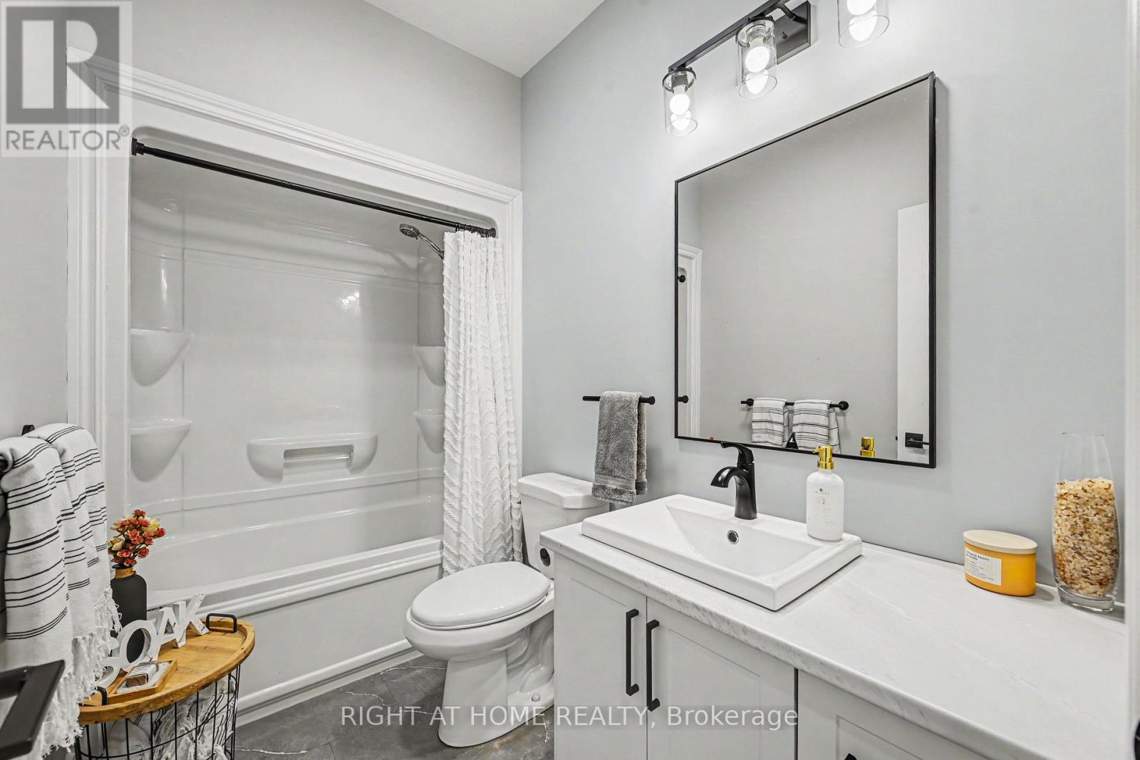 306 Forestview Crescent Property Photo 23
