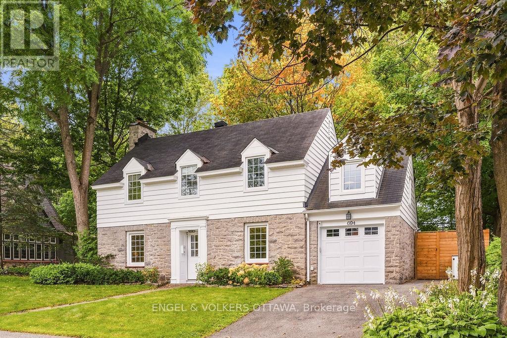 694 Island Park Drive Property Photo 1