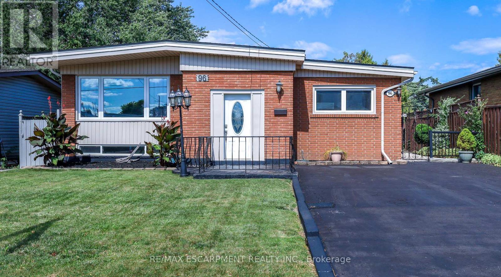 96 FIELDING CRESCENT Property Photo 1
