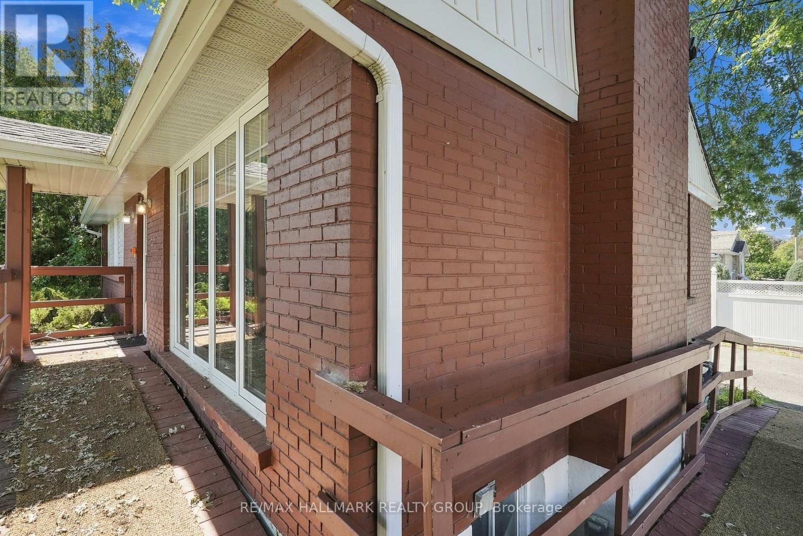 3844 Albion Road Property Photo 6