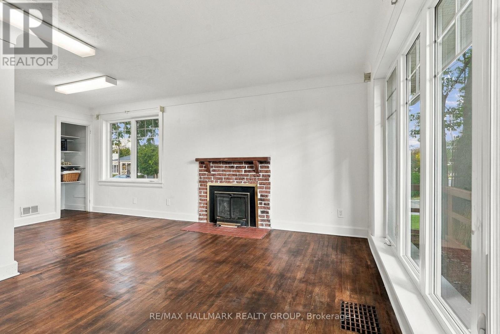 3844 Albion Road Property Photo 8
