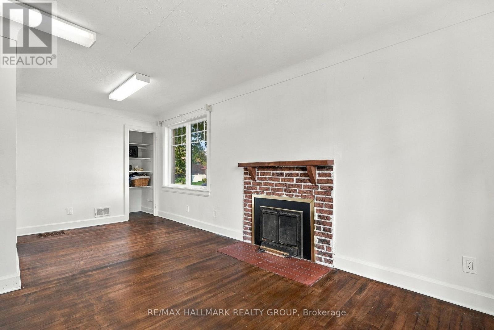 3844 Albion Road Property Photo 10
