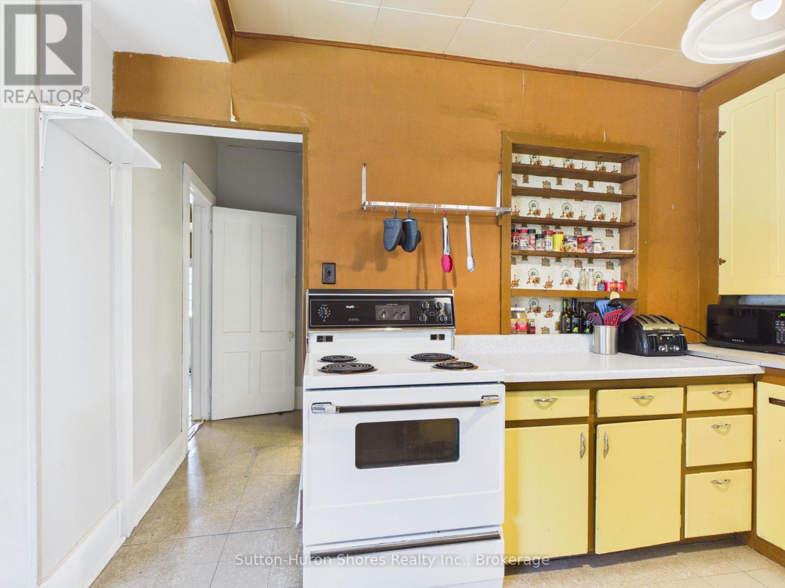 433 Goderich Street Property Photo 10