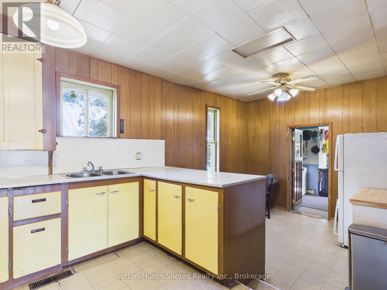 433 Goderich Street Property Photo 11