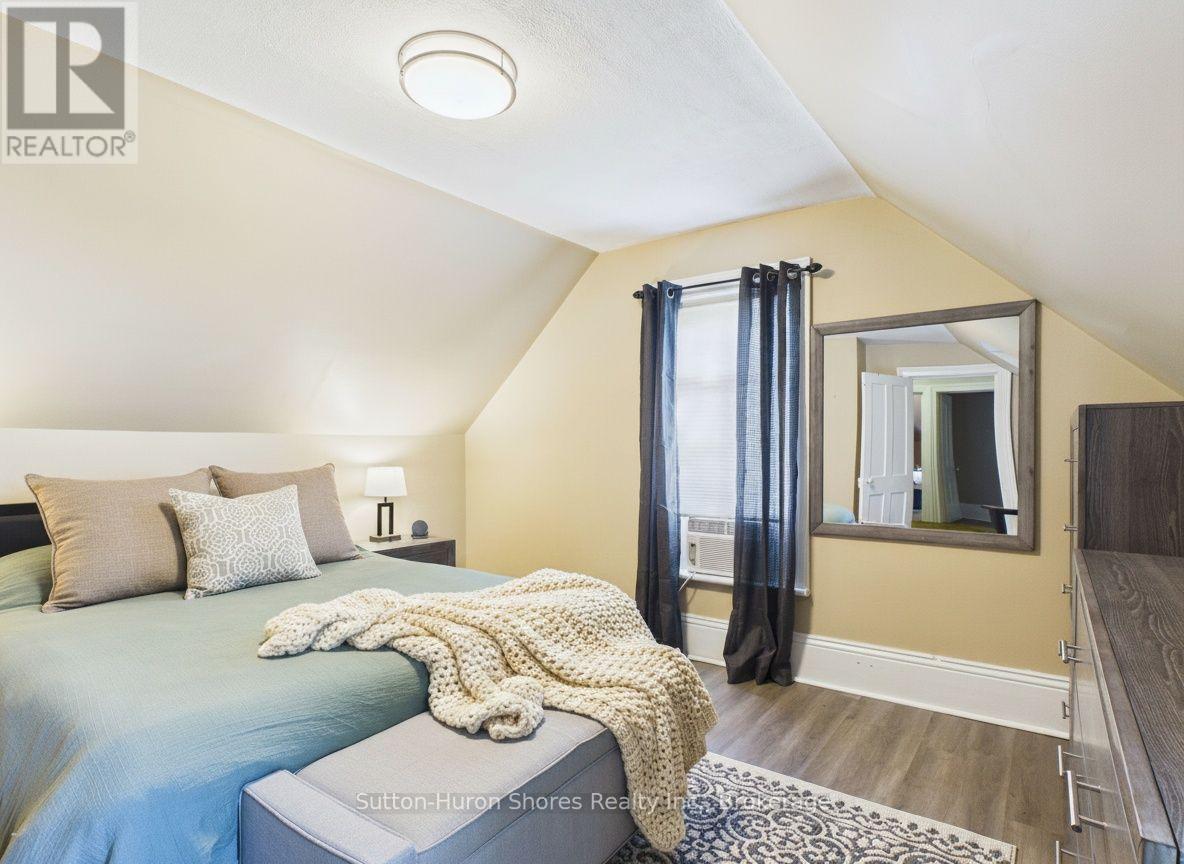 433 Goderich Street Property Photo 19