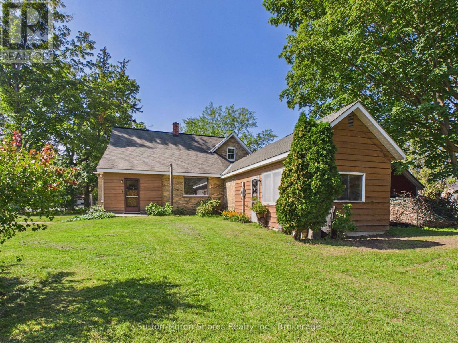 433 Goderich Street Property Photo 24