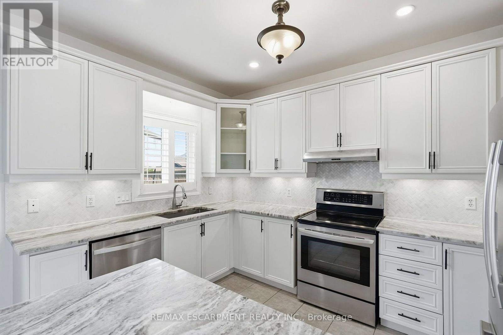 84 Deerborn Drive Property Photo 19