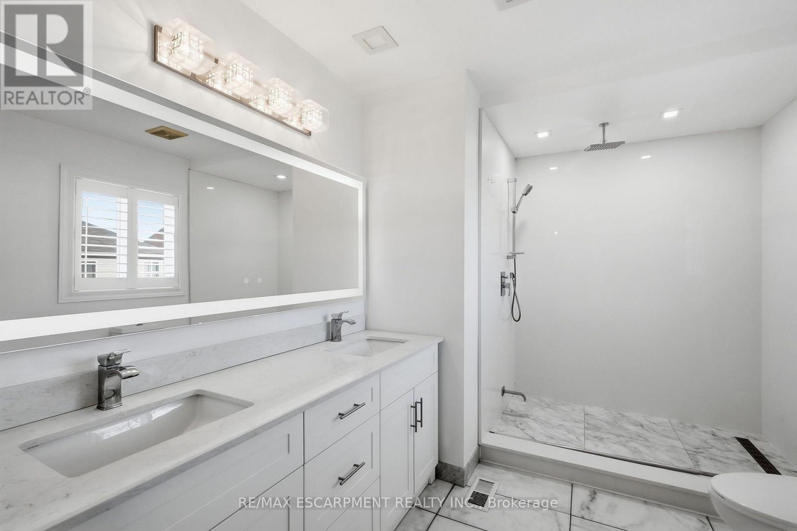 84 Deerborn Drive Property Photo 25