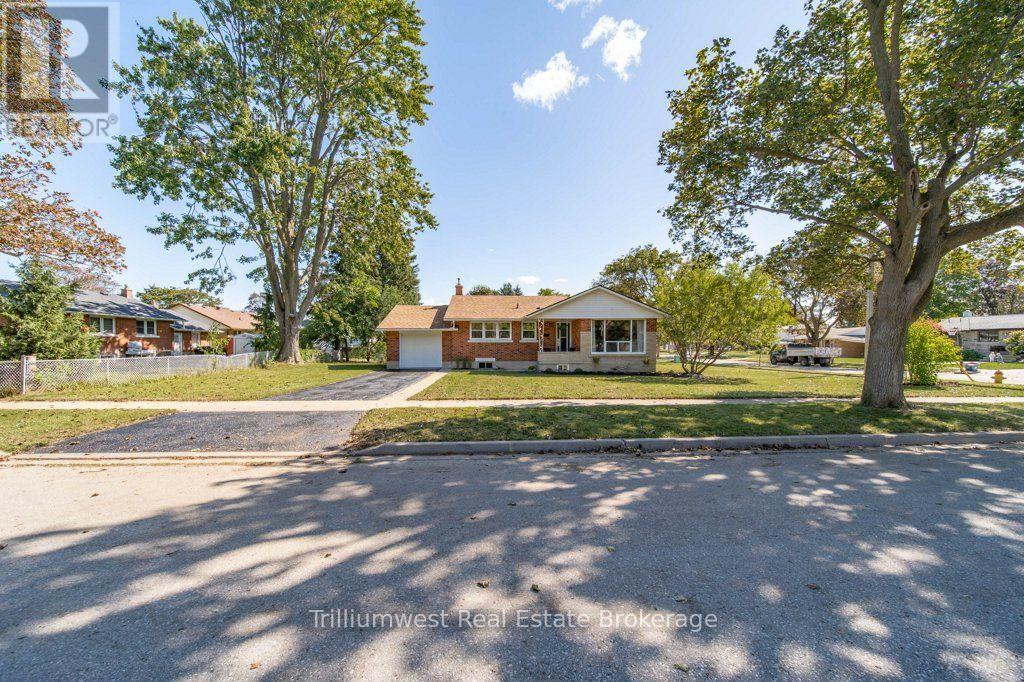 18 Maywood Road Property Photo 1