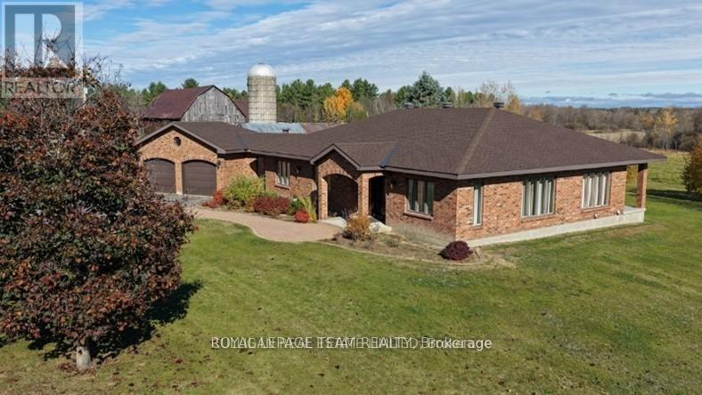 2315 Styles Side Road Property Photo 1