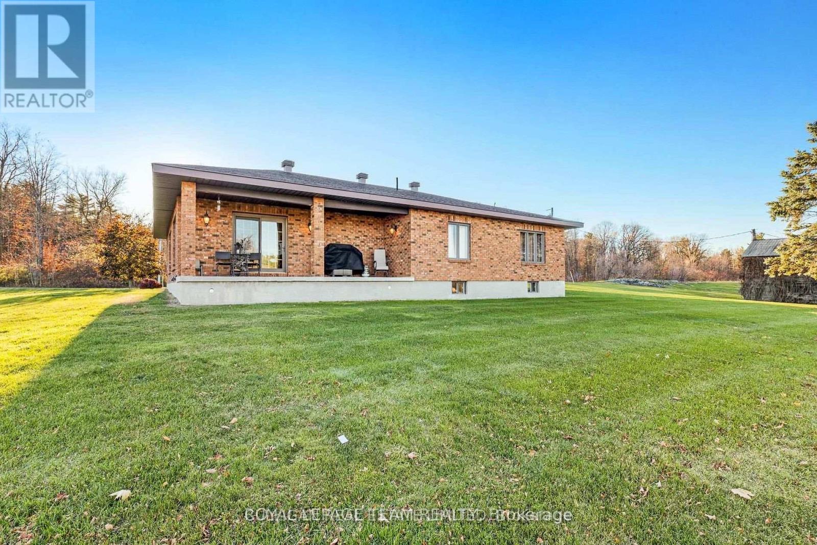 2315 Styles Side Road Property Photo 3