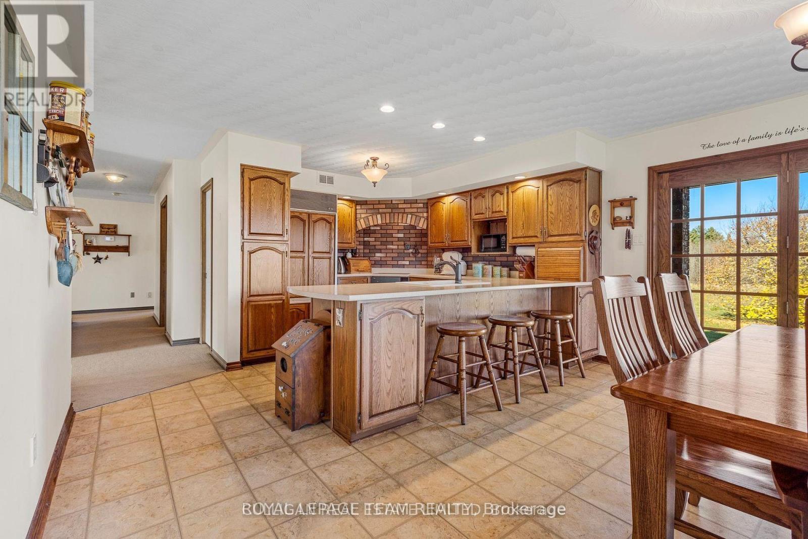 2315 Styles Side Road Property Photo 8