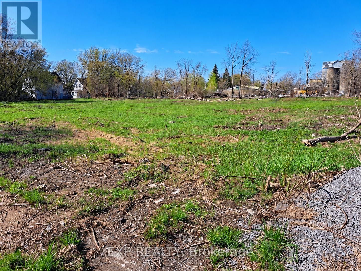 150 Park Street Property Photo 2