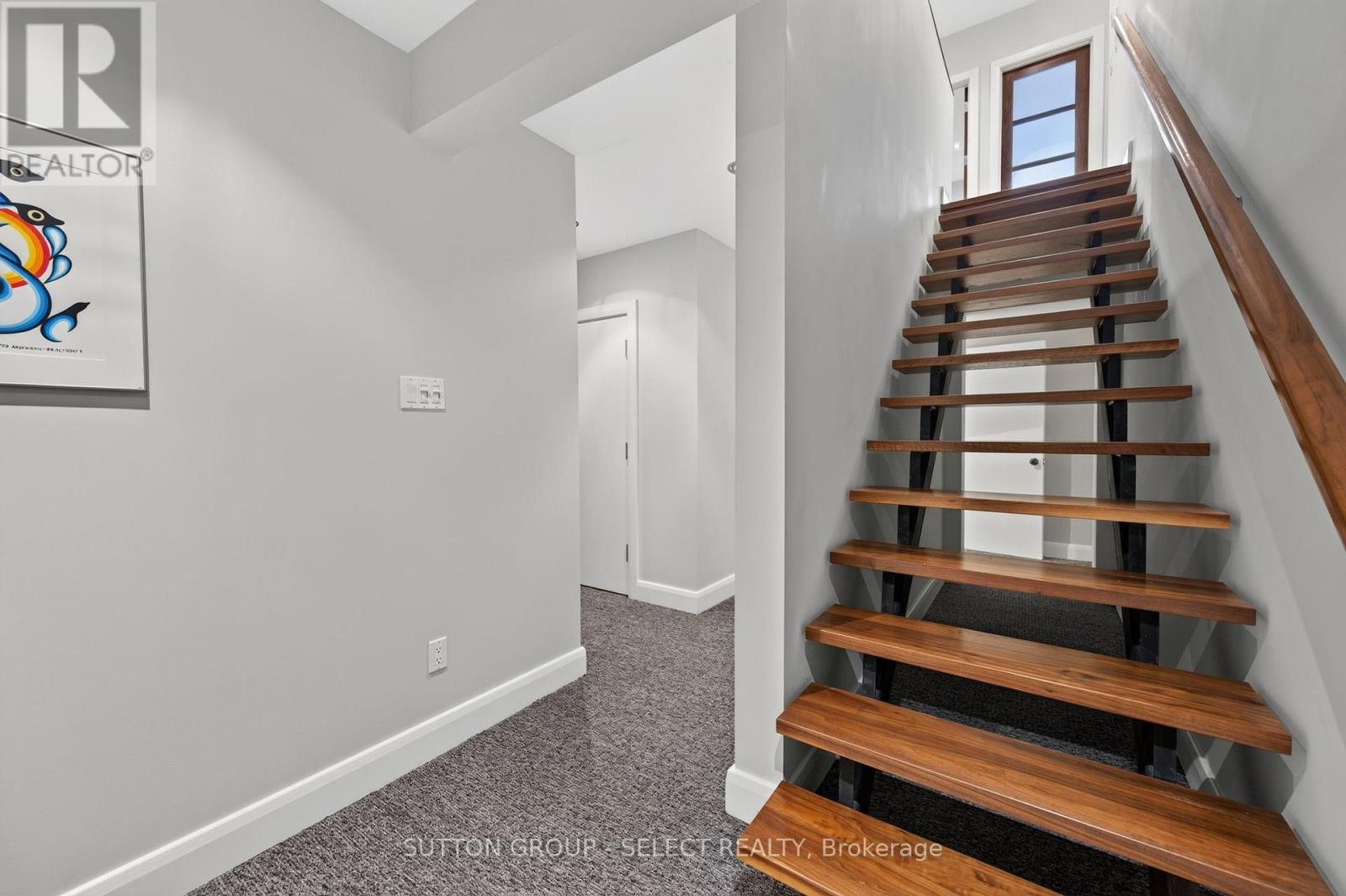 6 - 756 Riverside Drive Property Photo 35