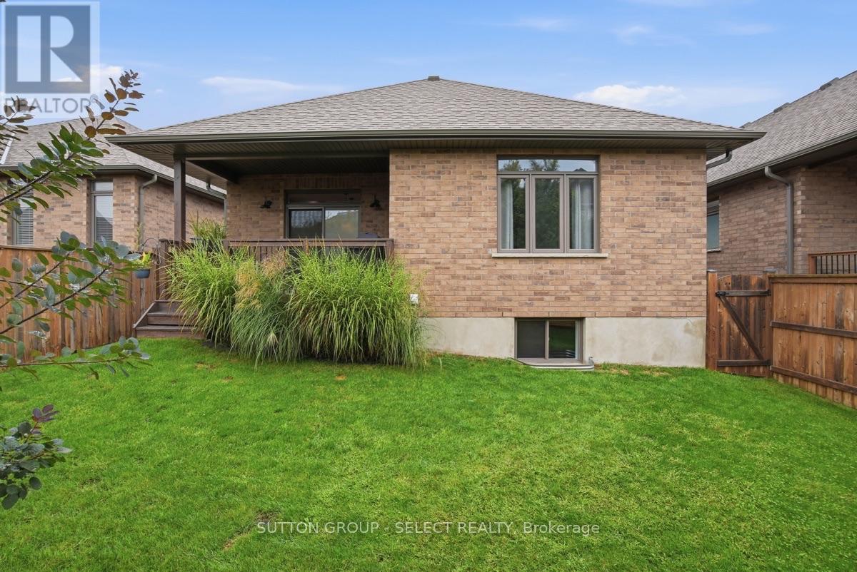 38 - 159 Collins Way Property Photo 36