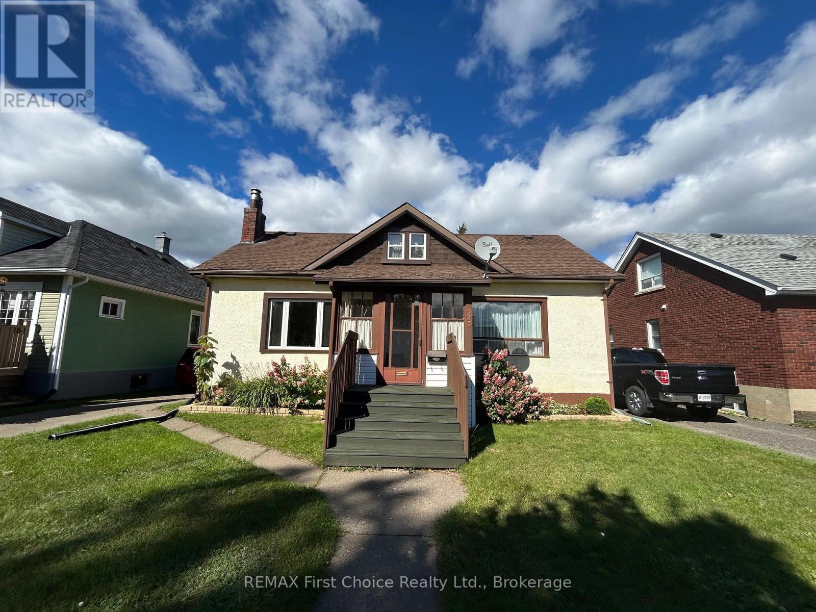 245 FRANCIS STREET W
