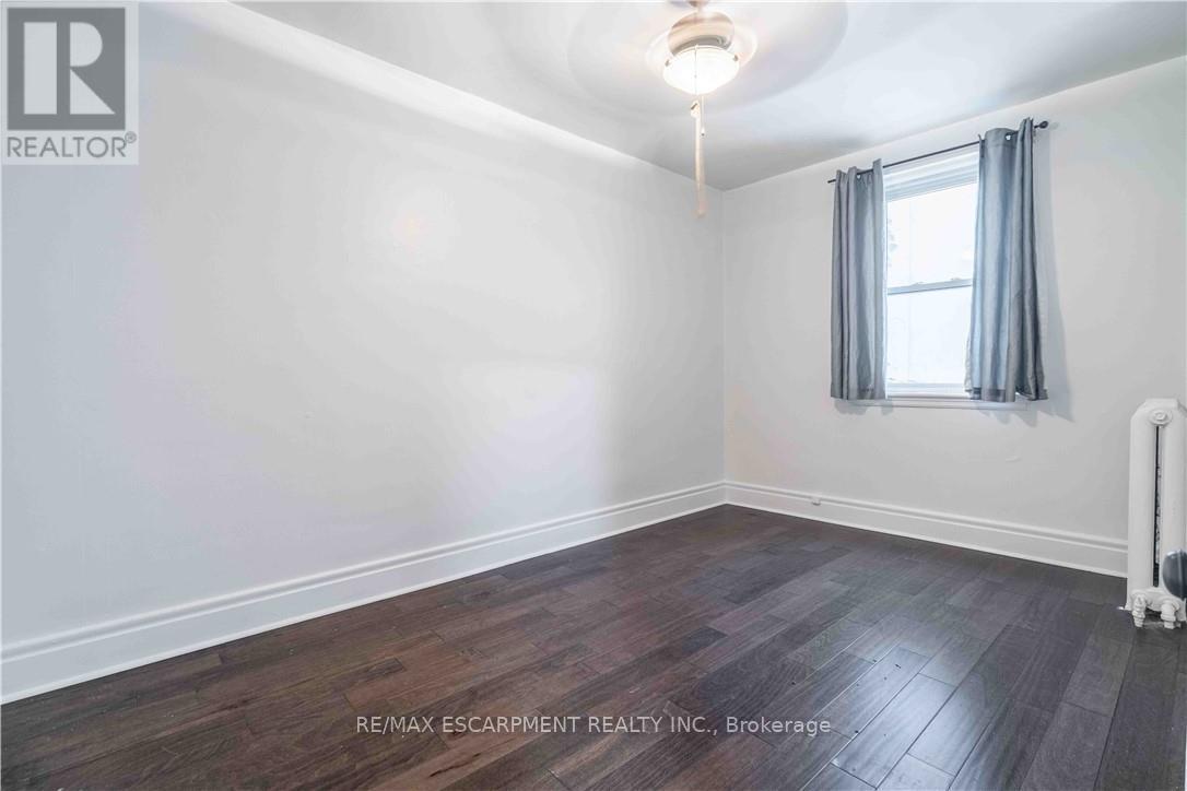 4 - 285 King Street W Property Photo 23
