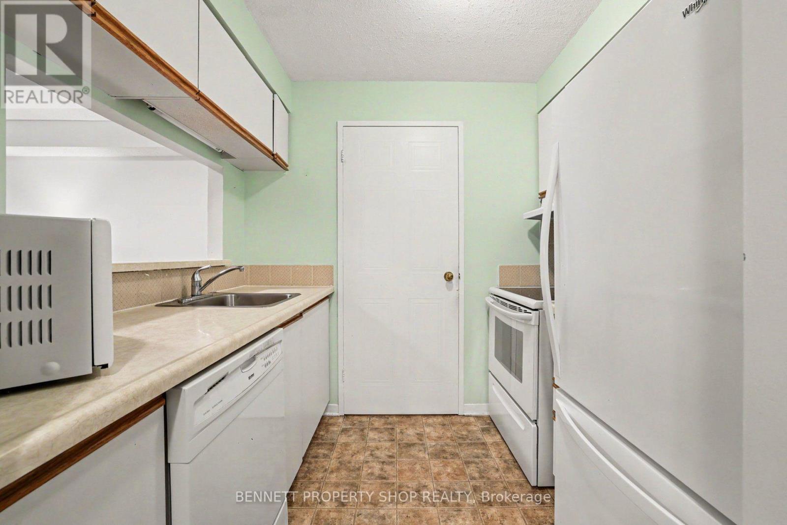 803 - 80 Sandcastle Drive Property Photo 8