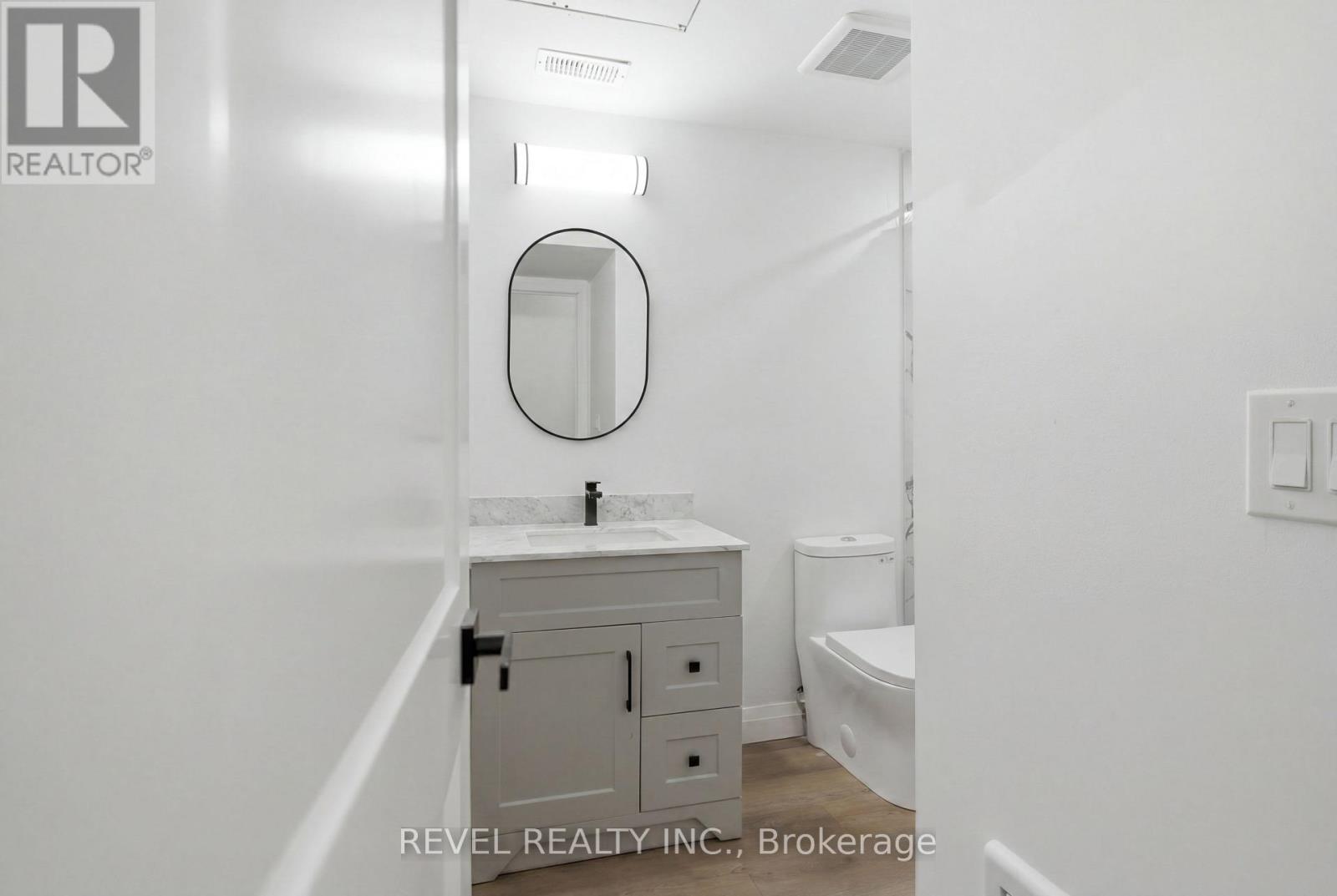 45 Wellington Street N Property Photo 21