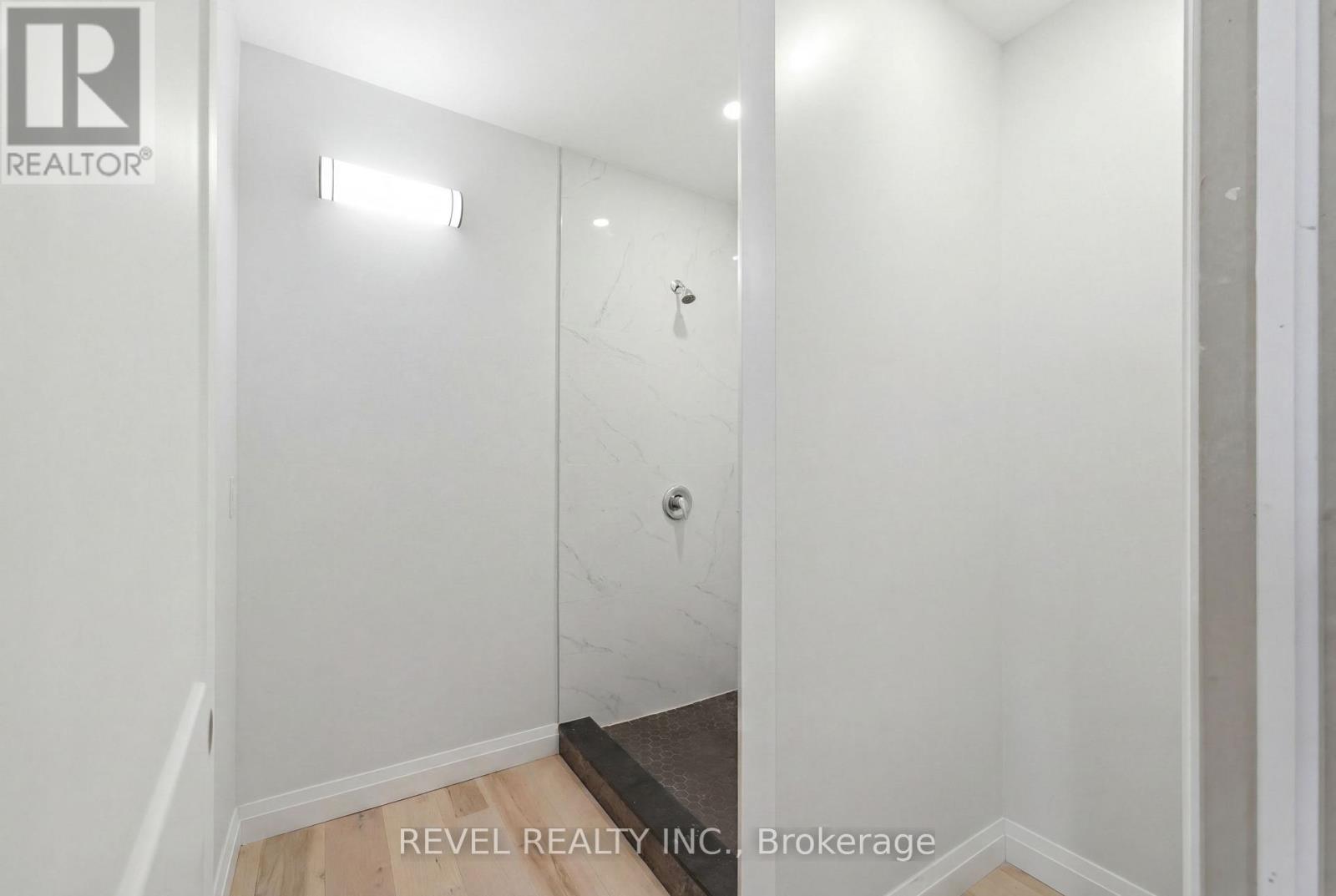 45 Wellington Street N Property Photo 26