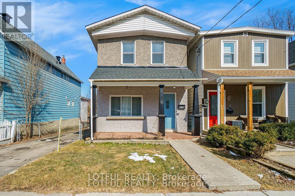 11 CHAMPAGNE AVENUE S