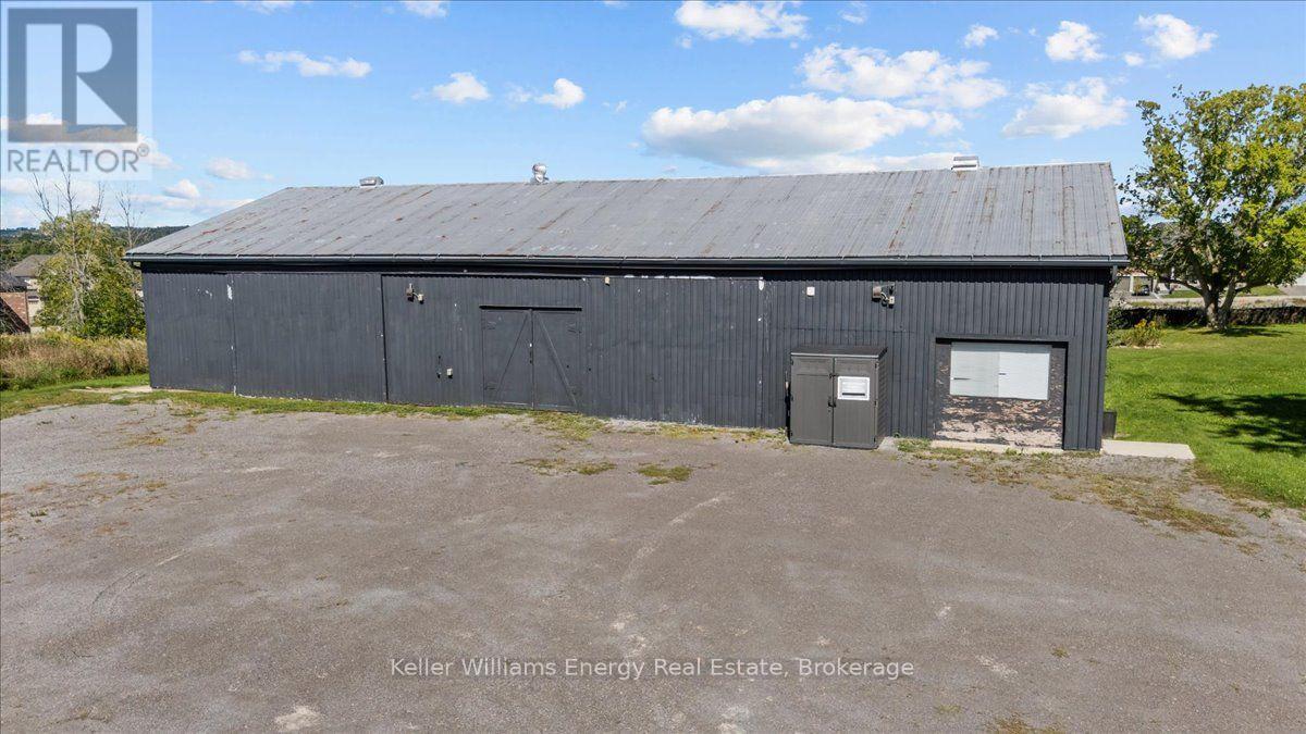 1786 Matchett Line Property Photo 4