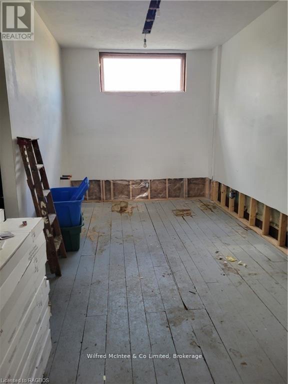 210 Durham Street E Property Photo 7