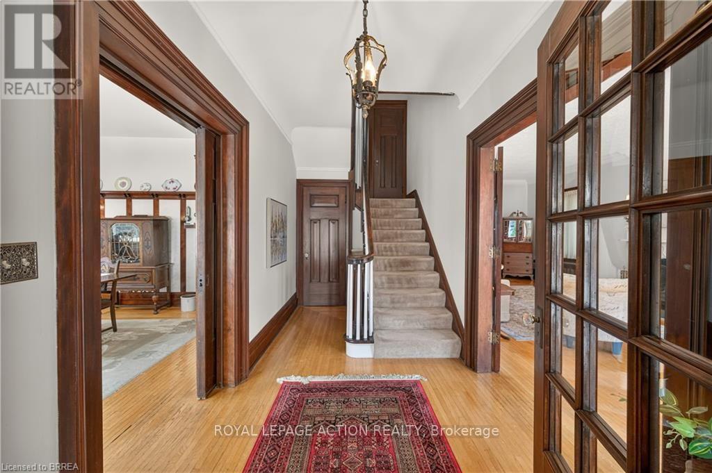 29 Lorne Crescent Property Photo 4