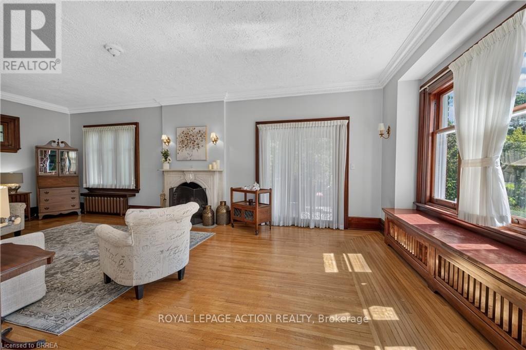 29 Lorne Crescent Property Photo 6