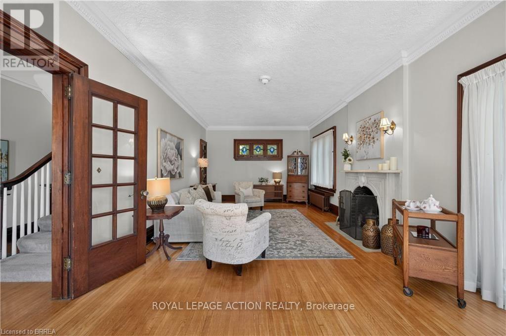 29 Lorne Crescent Property Photo 7