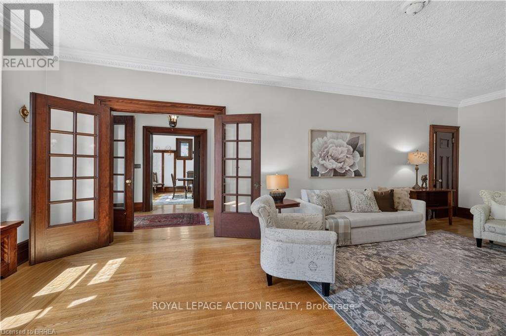 29 Lorne Crescent Property Photo 8