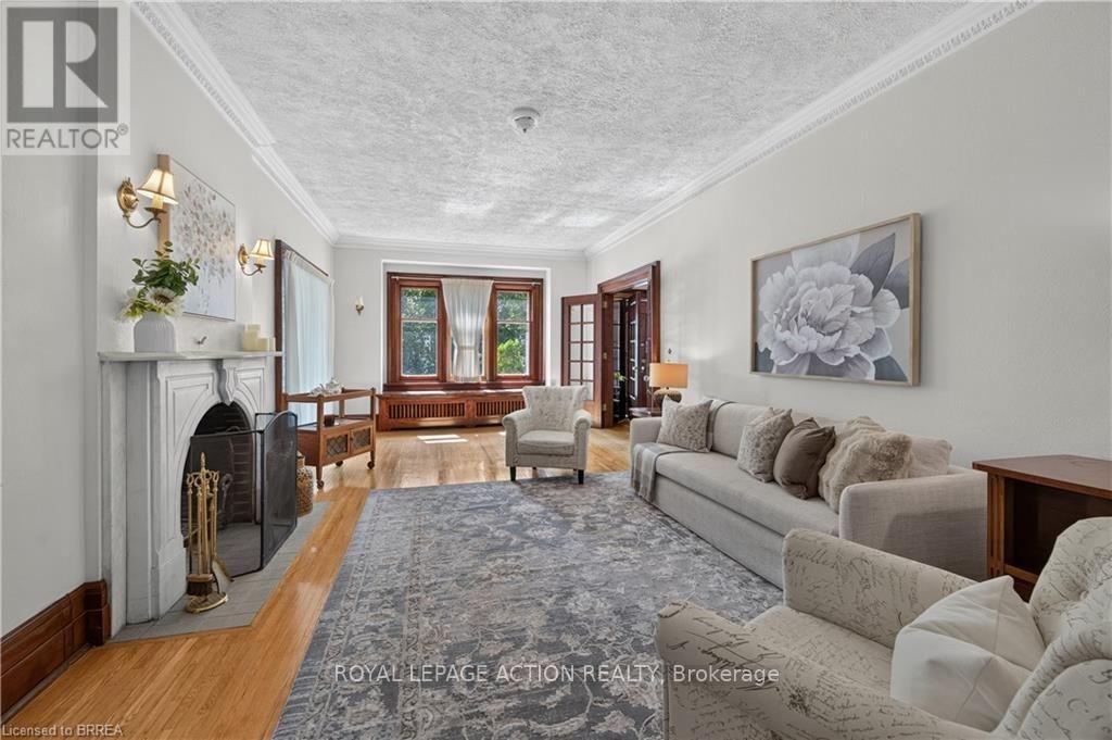 29 Lorne Crescent Property Photo 9