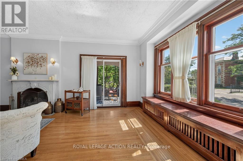 29 Lorne Crescent Property Photo 10