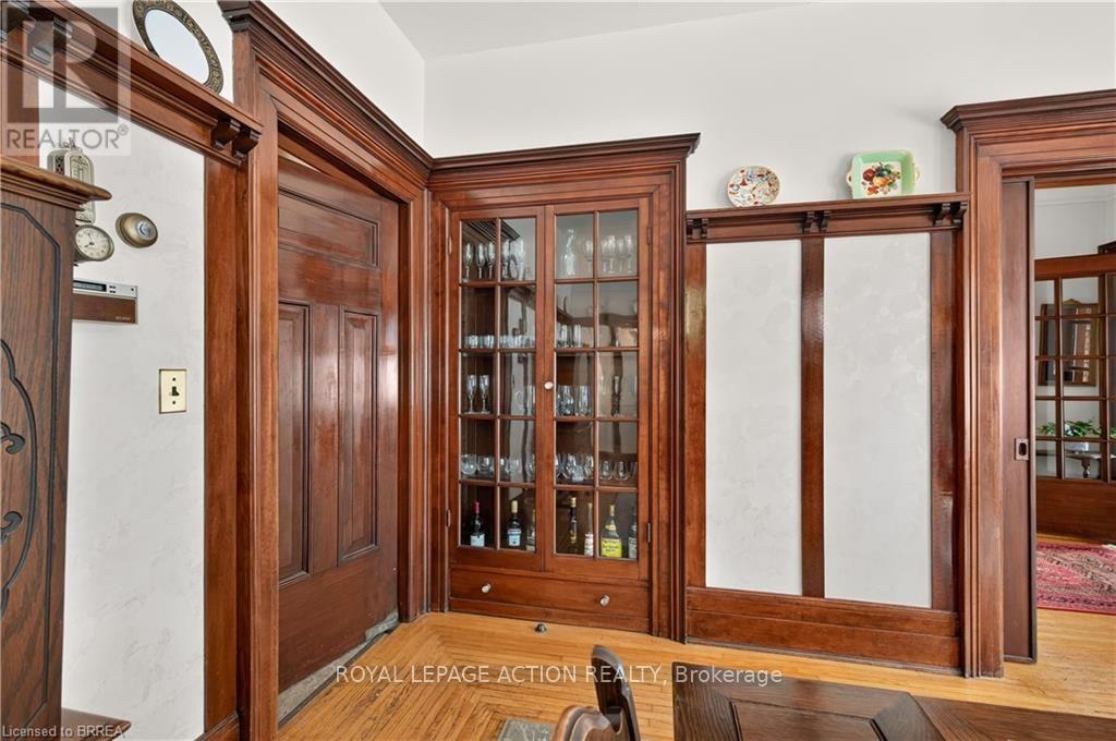 29 Lorne Crescent Property Photo 13