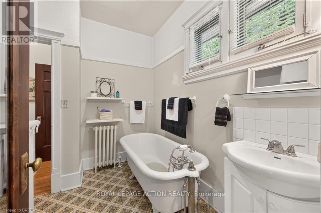 29 Lorne Crescent Property Photo 24