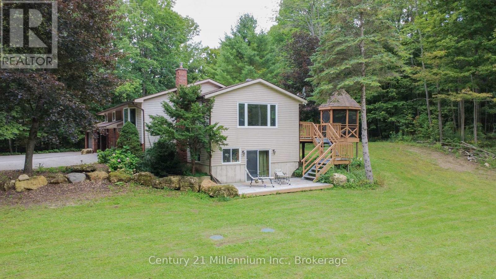 200185 Sideroad 10 Property Photo 2
