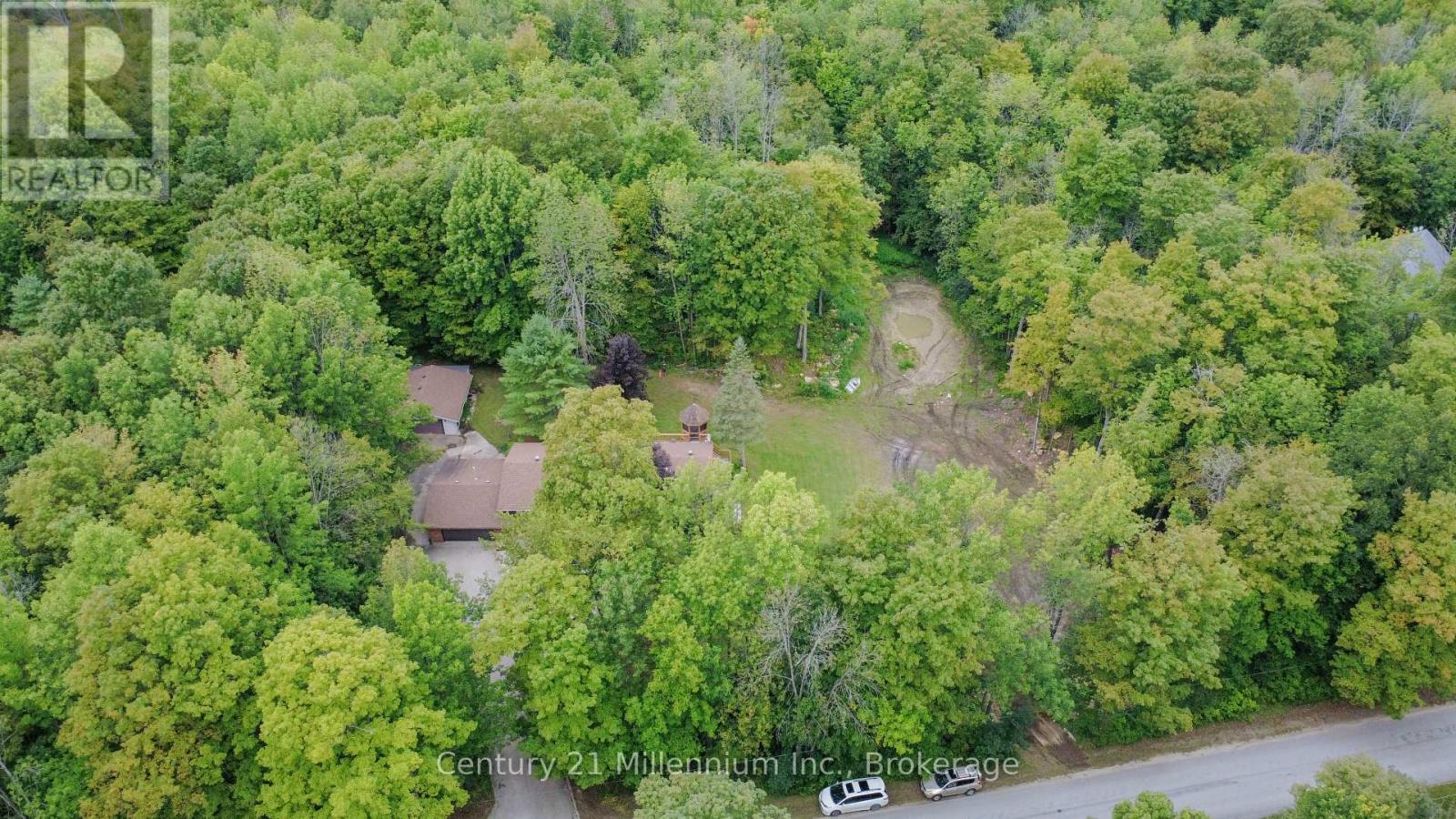 200185 Sideroad 10 Property Photo 33