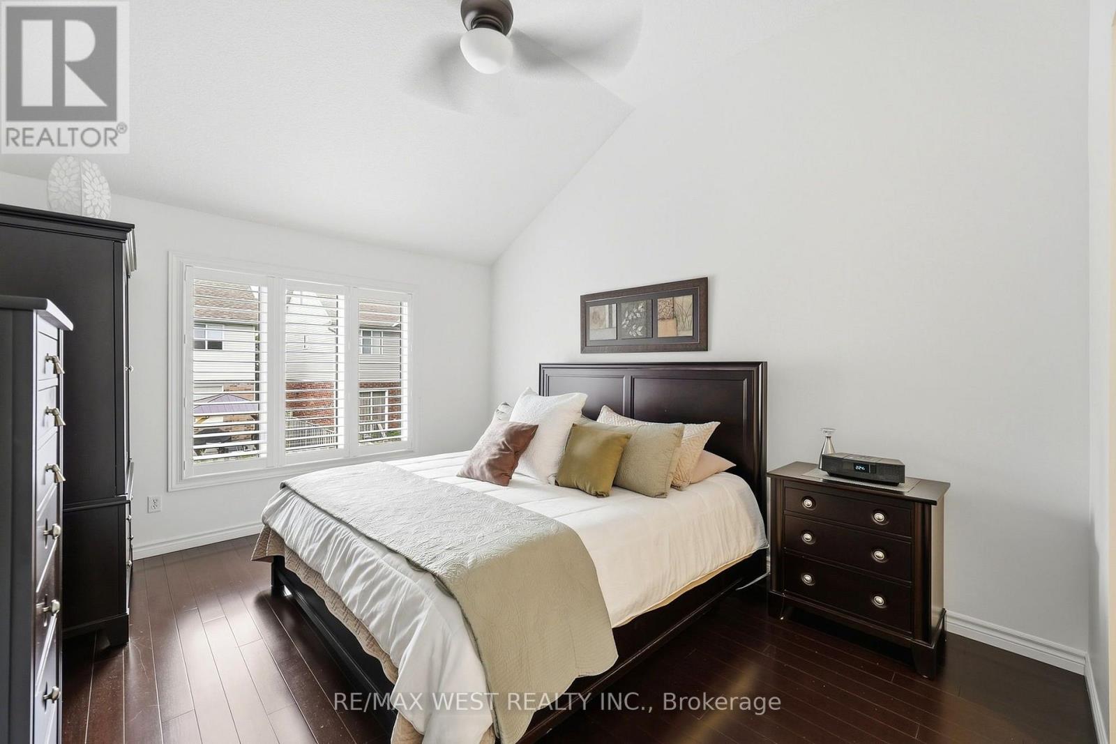 916 Silversmith Street Property Photo 6