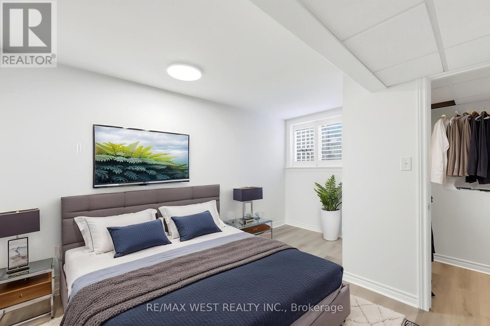 916 Silversmith Street Property Photo 10